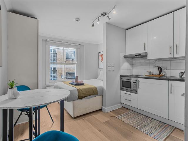 Westbourne Grove, London W2, Studio to rent, £1,820 pcm | PrimeLocation
