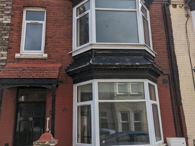 Westbourne Grove, Redcar TS10 2 bed flat to rent £500 pcm £115 pw