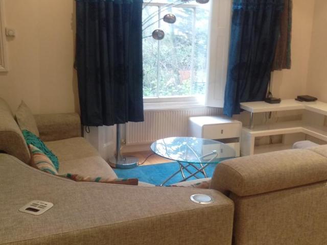 Westbourne Park Road, Westbourne Park. 2 bed flat to rent £2,625 pcm £606 pw