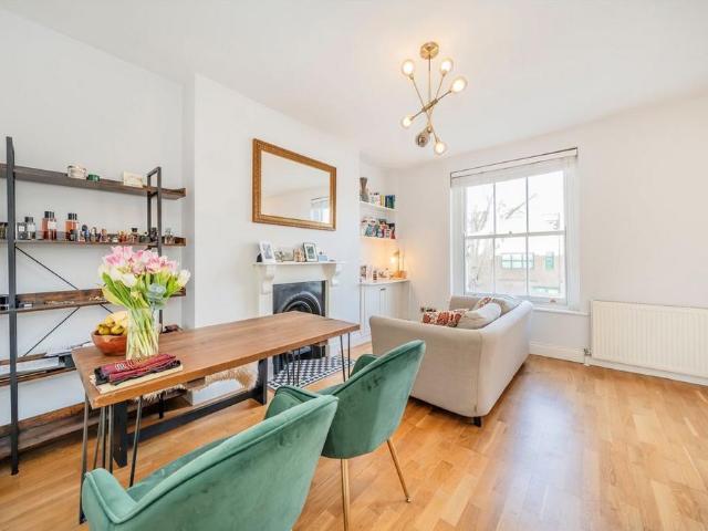 Westbourne Park Villas, London W2 1 bed flat to rent £2,350 pcm £542 pw