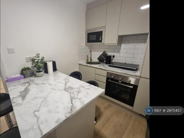 Westbourne Park Villas, London, W2 2 bed flat to rent £2,580 pcm £595 pw
