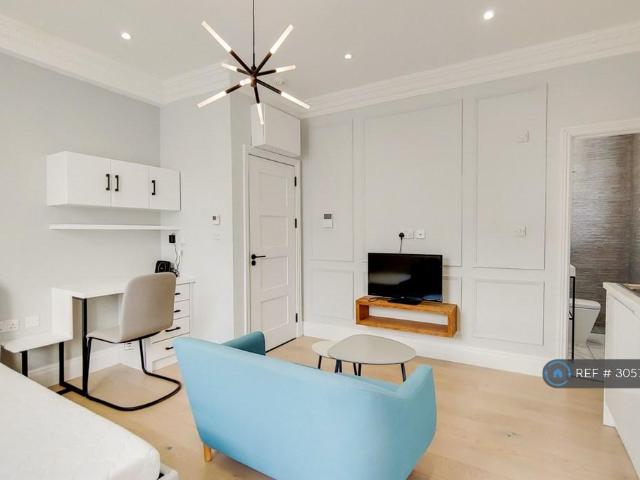 Westbourne Terrace, London, W2 Studio to rent £2,450 pcm £565 pw