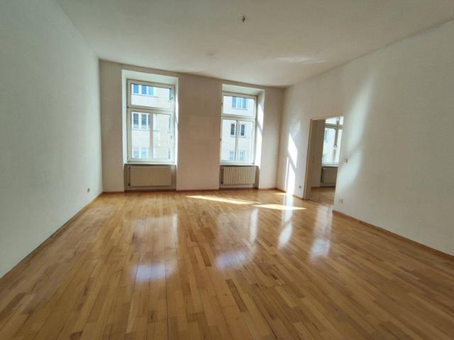 Westbahnstraße/Neubaugasse! Sonnige 3 Zimmer Altbauwohnung im 3. Stock!