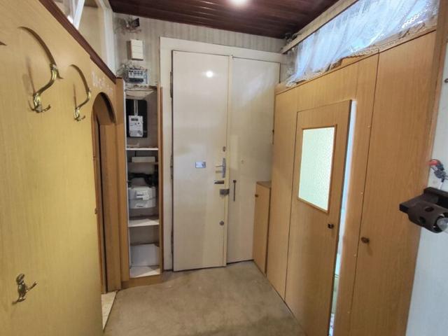 Westbahnstraße/Neubaugasse! Sonnige 3 Zimmer Altbauwohnung zum Sanieren im 2. Stock!