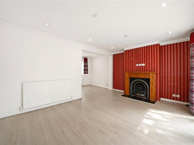 Westbere Road, Cricklewood, London, NW2 3 bed house to rent £2,975 pcm £687 pw