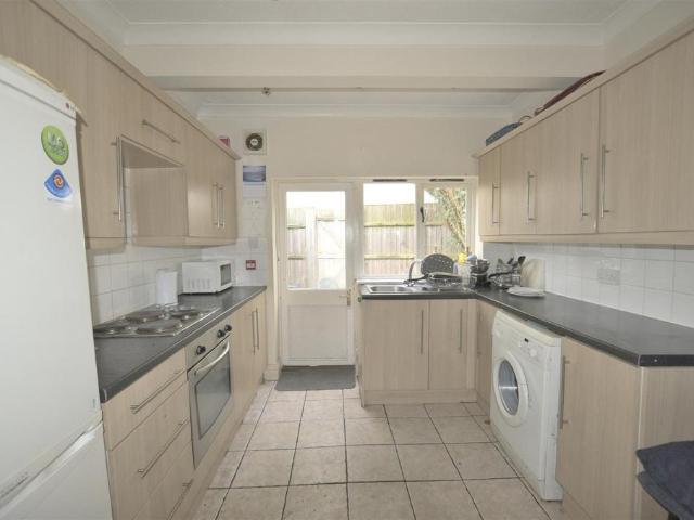 Westbrook, Bournemouth, BH1 5 bed house share to rent £675 pcm £156 pw