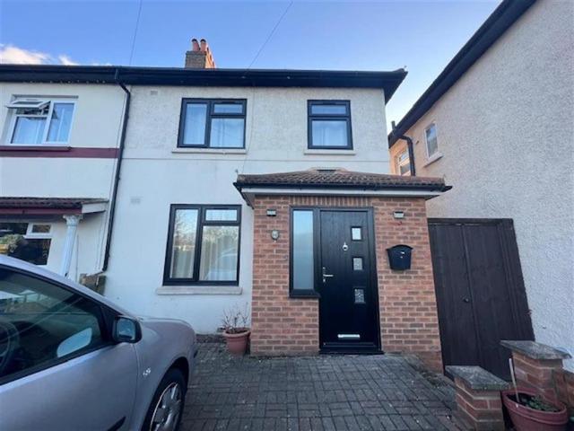 Westbrook Road, Hounslow, TW5 3 bed semi detached house to rent £2,300 pcm £531 pw