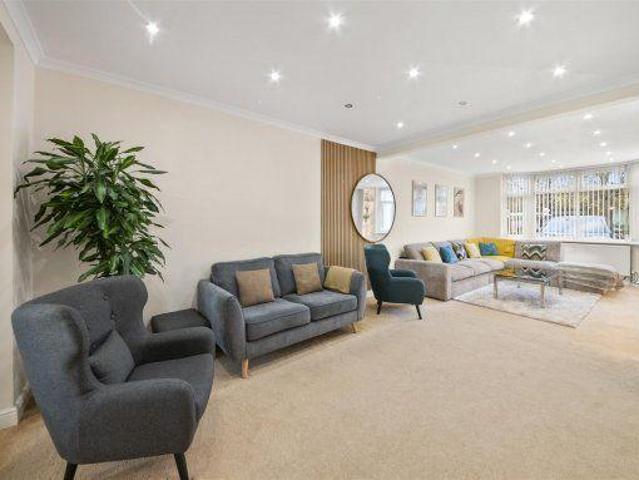 Westbrook Road, Hounslow TW5 4 bed semi detached house to rent £3,500 pcm £808 pw