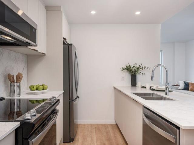 Westbury 2 Bedroom Apartment for Rent at 6993 Boul Décarie, Montréal, QC H3W 0B5 Snowdon