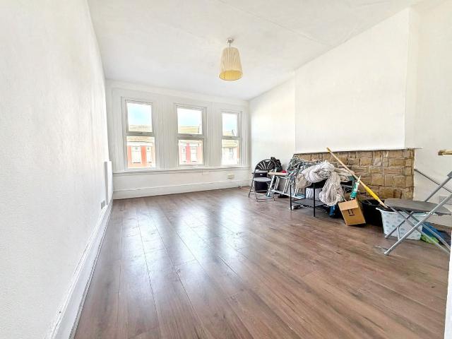 Westbury Avenue, London N22, 2 bed maisonette to rent, £2,100 pcm | PrimeLocation