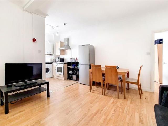 Westbury Avenue, Turnpike Lane N22, 2 bed flat to rent, £2,000 pcm | PrimeLocation
