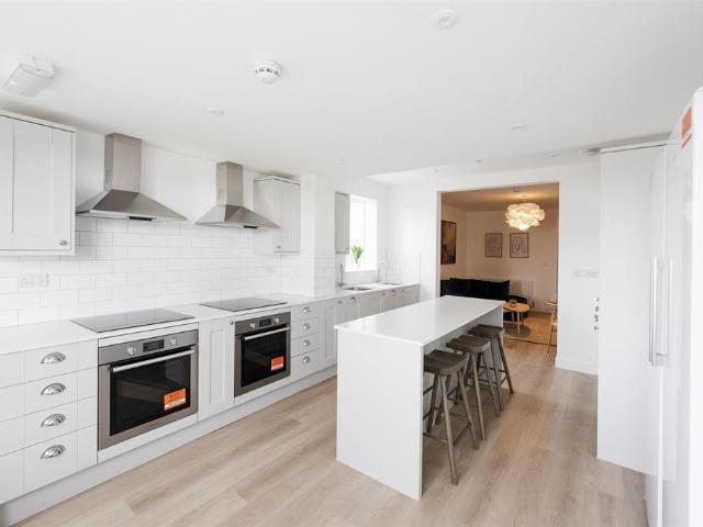 Westbury on Trym, Bristol BS10 7 bed house to rent £5,075 pcm £1,171 pw
