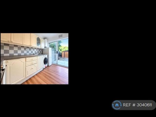 Westbury Road, Feltham, TW13 2 bed maisonette to rent £1,800 pcm £415 pw