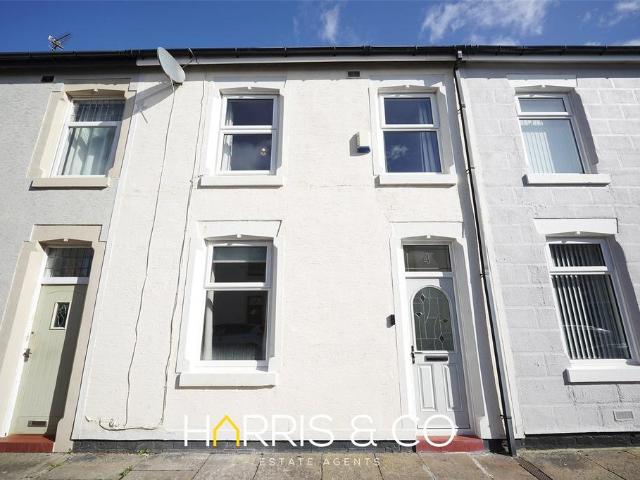 Westby Grove, Fleetwood, Lancashire, FY7 3 bed terraced house to rent £750 pcm £173 pw