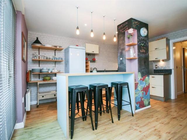 Westgate, 10 Arthur Place, Birmingham 2 bed apartment to rent £1,195 pcm £276 pw