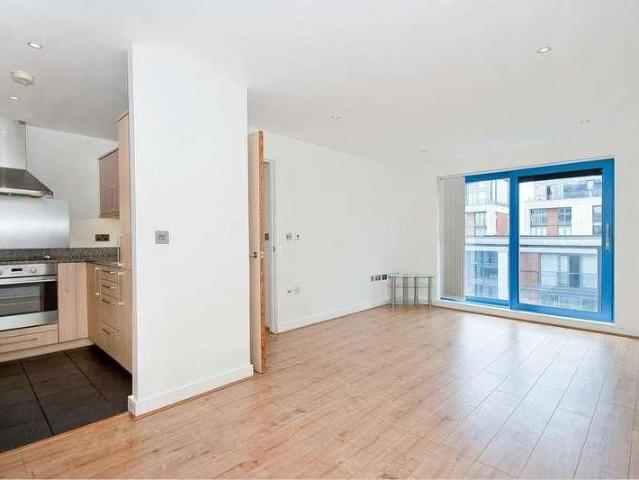 Westgate Apartments, Western Gateway, E16