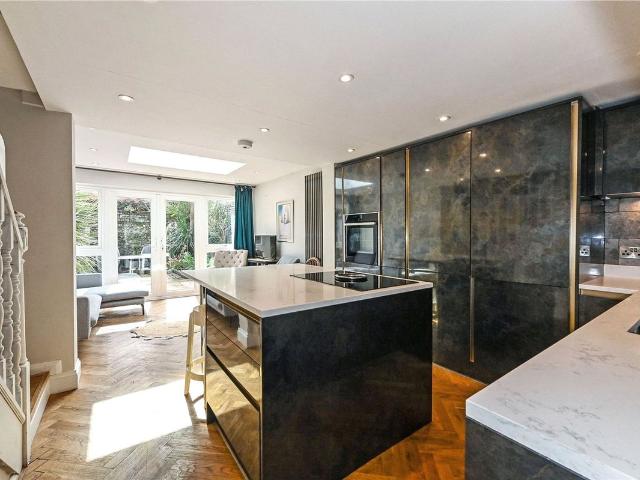 Westgate, Chichester PO19, 3 bed property to rent, £1,800 pcm | PrimeLocation