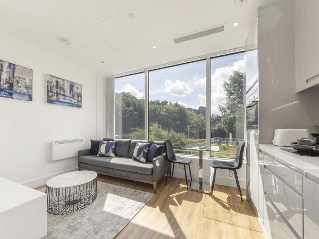 Westgate House, London W5 Studio to rent £1,650 pcm £381 pw