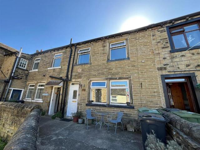 Westgate, Huddersfield HD5 2 bed terraced house to rent £800 pcm £185 pw