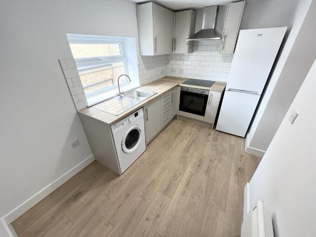Westgate, Peterborough PE1 2 bed apartment to rent £925 pcm £213 pw