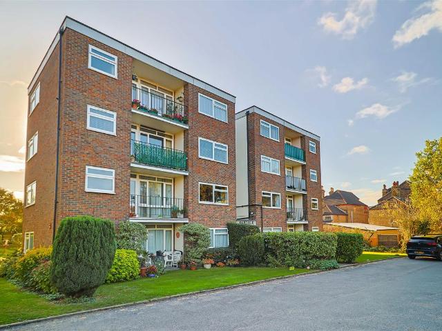Westgate Road, Beckenham BR3, 2 bed flat to rent, £1,500 pcm | PrimeLocation