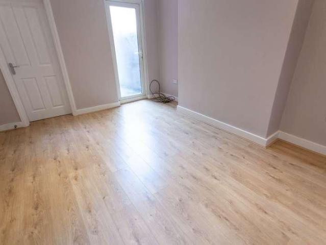 Westgate Road, L15