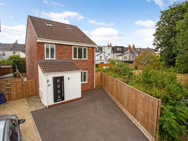 Westdown Gardens Cheltenham GL52 3 bed detached house to rent £1,850 pcm £427 pw