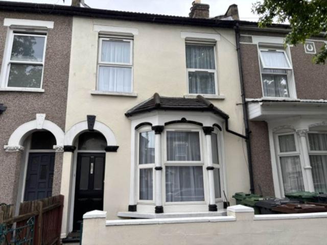 Westdown Road, London E15, 4 bed property to rent, £2,700 pcm | PrimeLocation