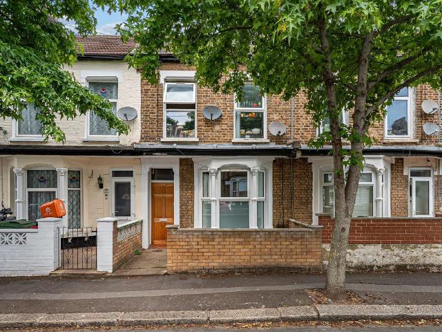 Westdown Road, Stratford E15, 2 bed flat to rent, £1,900 pcm | PrimeLocation