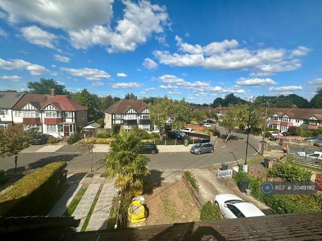 Westdean Avenue, London, SE12 4 bed terraced house to rent £2,600 pcm £600 pw