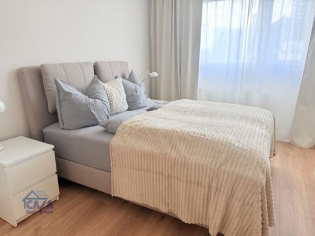 WESTEND NORD: möblierte 3 Zimmer Wohnung mit Balkon und Skyline Blick, ALLES NEU