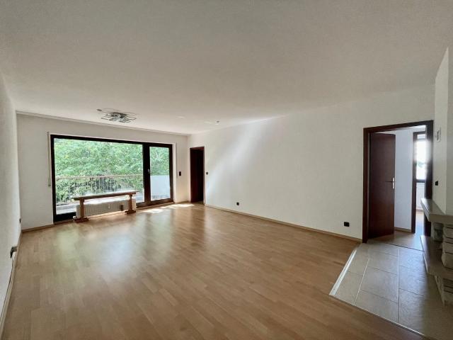 Westend Süd: 3 Zimmer Wohnung mit Blick auf den Palmengarten