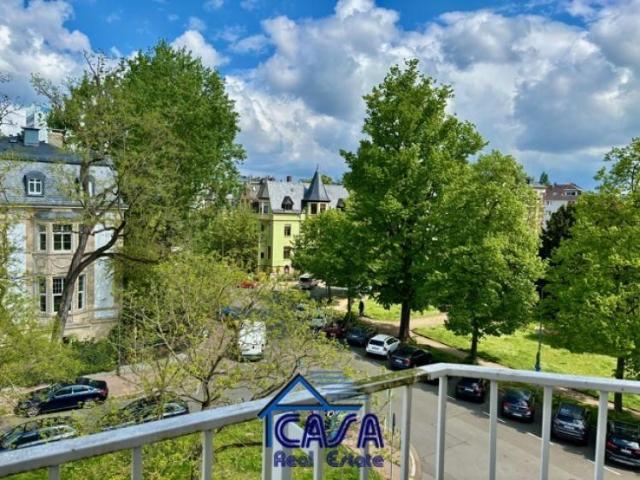 WESTEND Süd: gepflegte 4 Wohnung mit 2 Balkonen mit Blick auf den Park