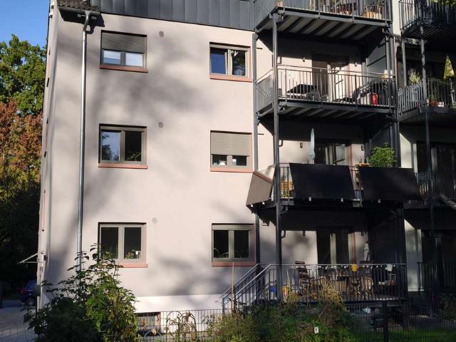 Westend Wohntraum: Moderne 4 Zi. Wohnung mit 100m² Privatgarten, Balkon & KfW 40EE