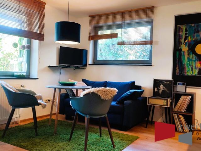 Westerberg, modernes Halbsouterrain Apartment in Hanglage, daher gefühlt wie im Erdgeschoss