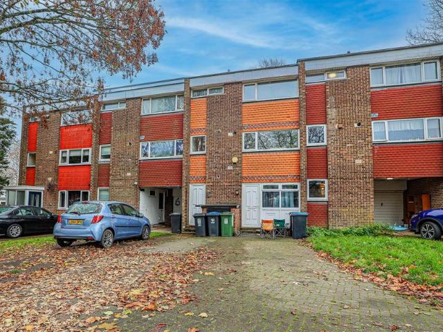 Westerdale, Hemel Hempstead, HP2 3 bed apartment to rent £1,650 pcm £381 pw