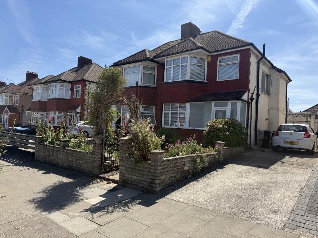 Westerham Avenue, Edmonton N9, 3 bed property to rent, £2,395 pcm | PrimeLocation