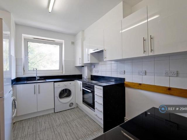 Westerham, London, NW1 4 bed flat to rent £4,500 pcm £1,038 pw