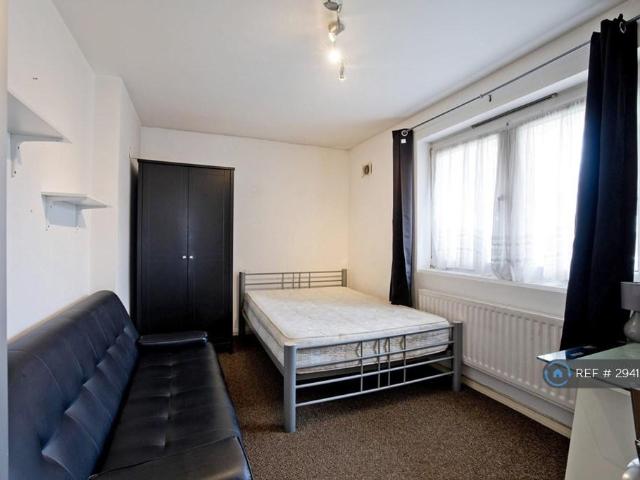 Westerham, London, NW1 4 bed flat to rent £5,200 pcm £1,200 pw