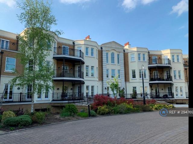 Westerham Road, Kent, BR2 2 bed flat to rent £2,550 pcm £588 pw