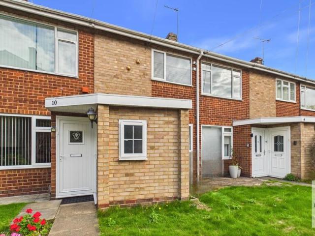 Westeria Close, Castle Browmwich 2 bed maisonette to rent £875 pcm £202 pw