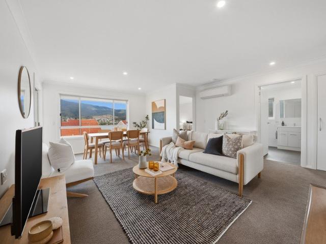 Westerly Facing Villa With Attached Garage