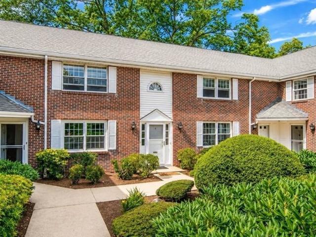 Westerly St Apt,wellesley, Condo For Sale