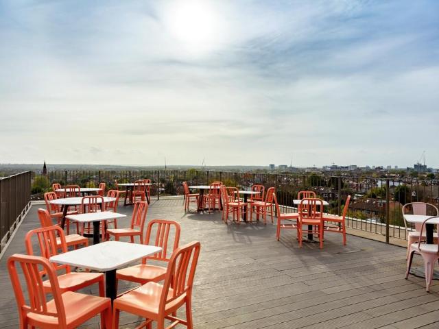 Western Avenue, Acton W3 Studio to rent £1,638 pcm £378 pw