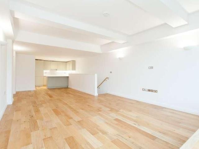 Western Avenue, Perivale, Greenford, UB6