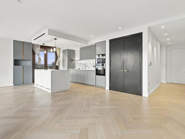Western Building, London SE1 3 bed apartment to rent £7,800 pcm £1,800 pw