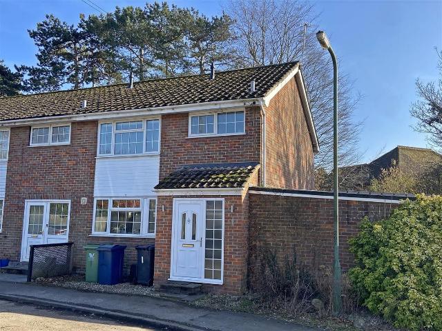 Western Drive, Wooburn Green HP10, 3 bed end terrace house to rent, £2,100 pcm | PrimeLocation