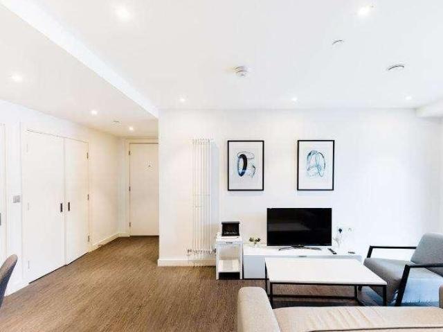 Western Gateway, London, E16