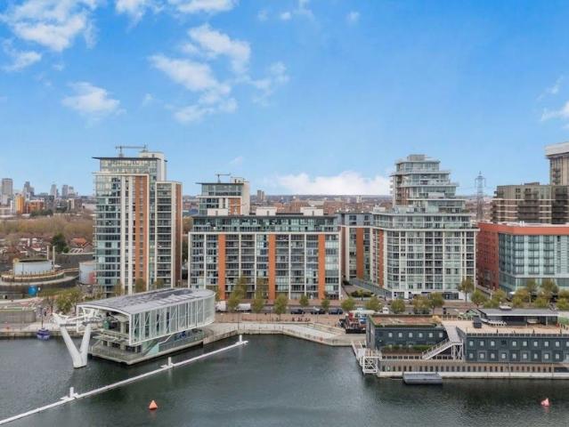 Western Gateway, London E16, 1 bed flat to rent, £2,099 pcm | PrimeLocation