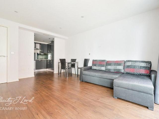 Western Gateway, London 1 bed apartment to rent £1,900 pcm £438 pw